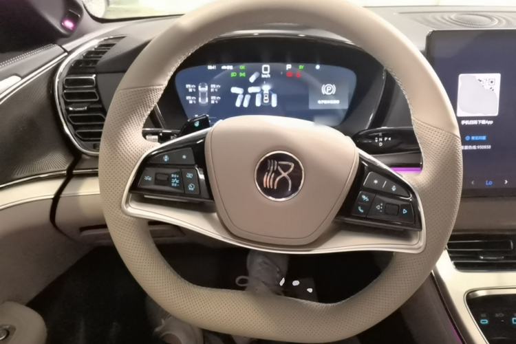 Used BYD Han 2025 DM-i Intelligent Driving Edition 245KM Prestigious Edition Steering Wheel