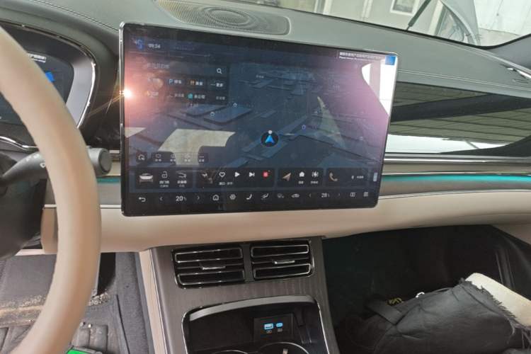 Used BYD Han 2025 EV with 701 km of Laser Radar-Enabled Intelligent Driving Audio And AC Panel