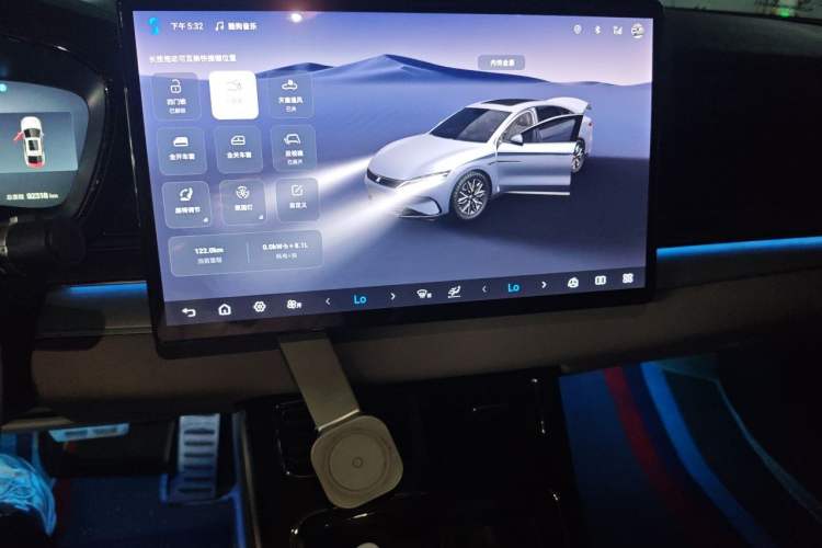 Used BYD Han 2025 DM-i 125KM Prestige Model Audio And AC Panel