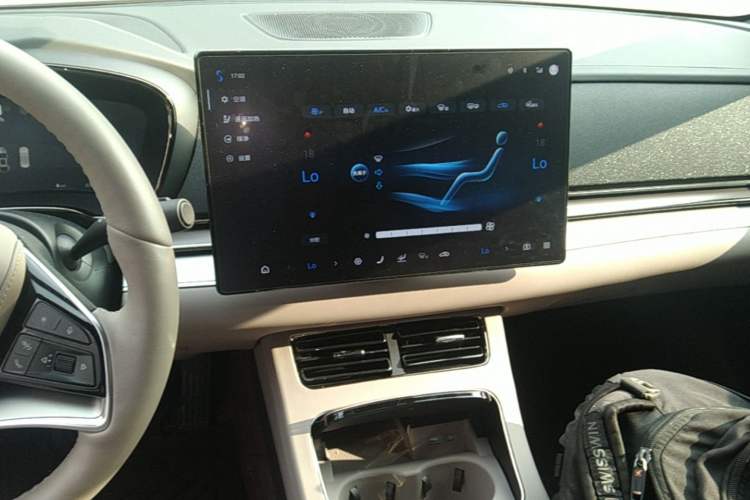 Used BYD Han 2025 EV Intelligent Driving Edition 605KM Prestige Model Audio And AC Panel