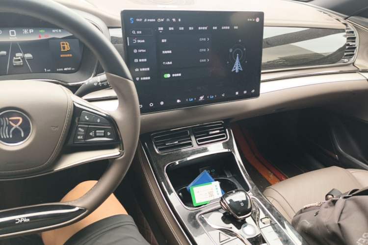 Used BYD Han 2025 DM-i 125KM Comfort Model Audio And AC Panel