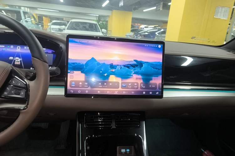 Used BYD Han 2025 EV 506KM Prestige Edition Audio And AC Panel
