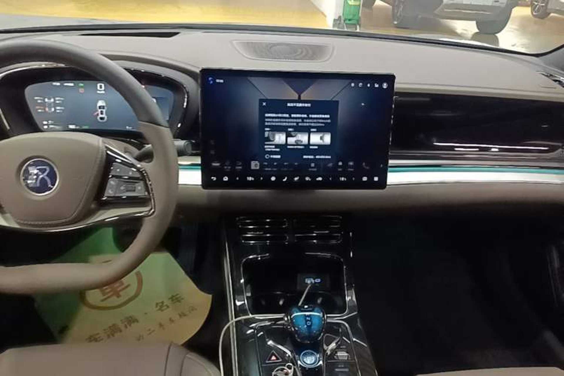 Used BYD Han 2025 DM-i Intelligent Driving Edition 125KM LiDAR Flagship Model Audio And AC Panel
