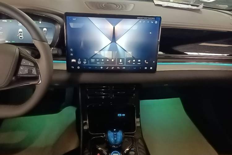 Used BYD Han 2025 DM-i Intelligent Driving Edition 125KM LiDAR Flagship Model Audio And AC Panel