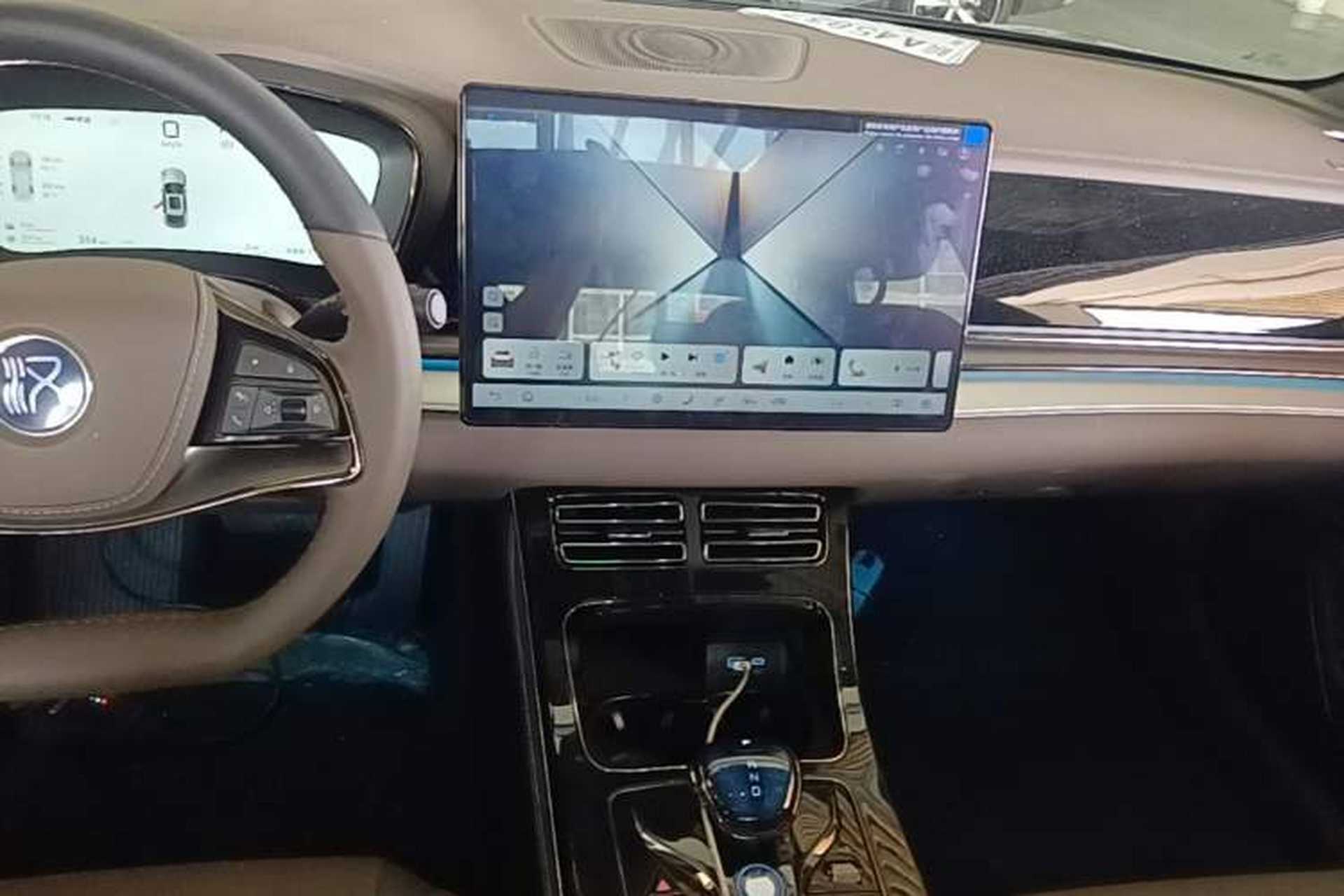 Used BYD Han 2025 DM-i Intelligent Driving Edition 125KM Prestige Model Audio And AC Panel
