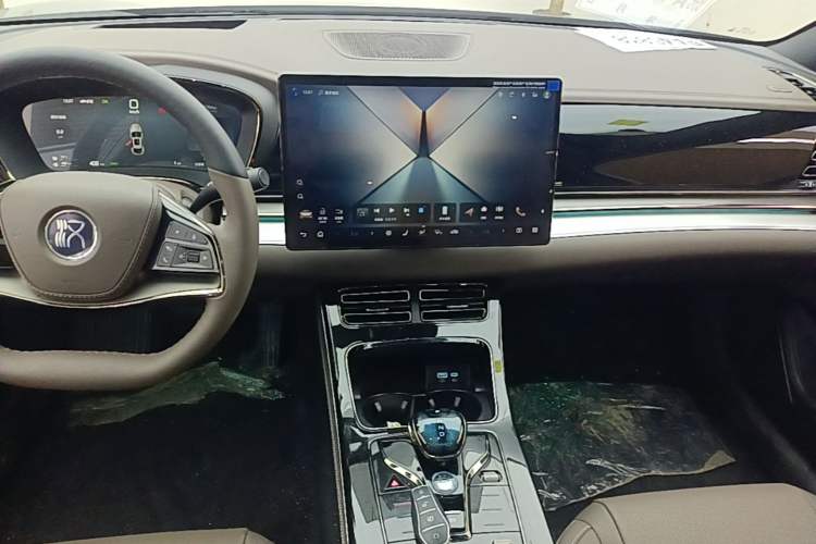 Used BYD Han 2025 DM-i Intelligent Driving Edition 125KM Prestige Model Audio And AC Panel