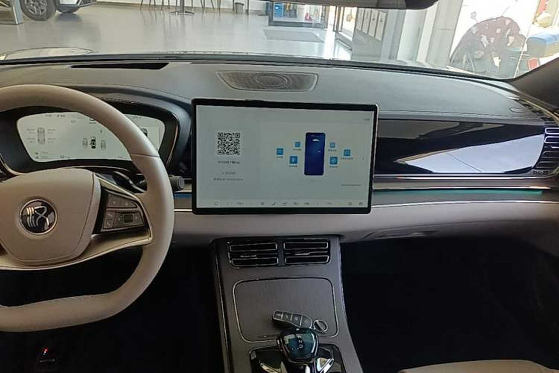 Used BYD Han 2025 DM-i Intelligent Driving Edition 125KM LiDAR Flagship Model Audio And AC Panel