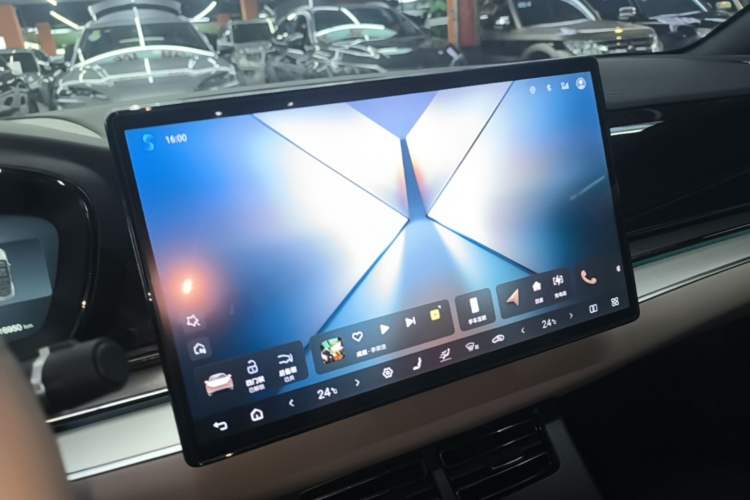Used BYD Han 2025 DM-i 125KM Elite Model Audio And AC Panel