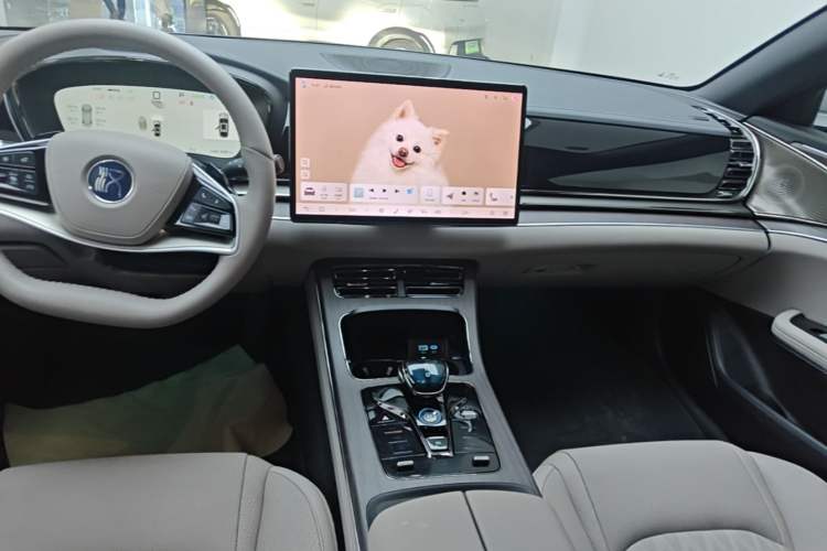 Used BYD Han 2025 EV with 701 km of Laser Radar-Enabled Intelligent Driving Audio And AC Panel