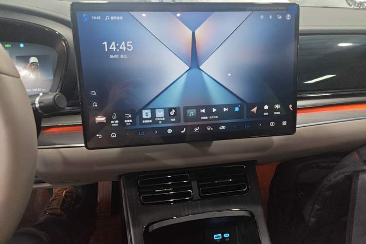 Used BYD Han 2025 DM-i 125KM LiDAR-Powered Intelligent Driving Model Audio And AC Panel