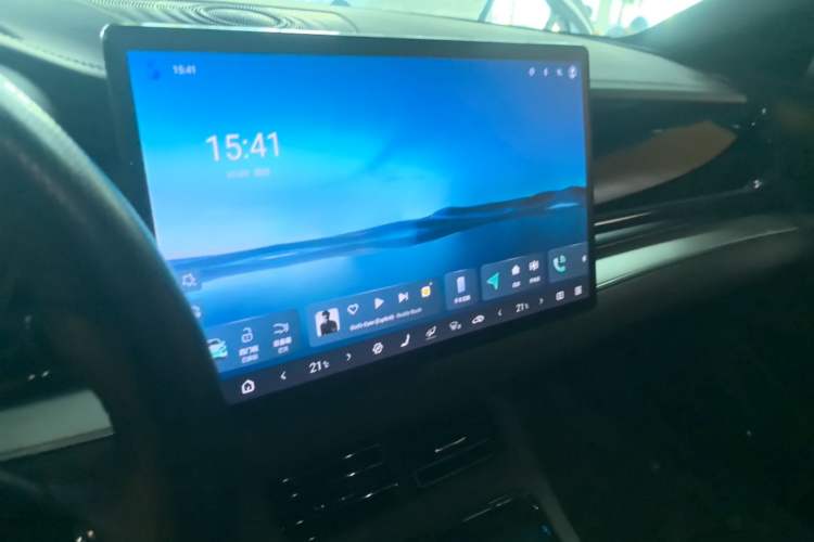 Used BYD Han 2025 DM-i 125KM Elite Model Audio And AC Panel