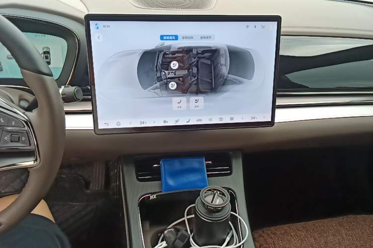 Used BYD Han 2025 DM-i 125KM Prestige Model Audio And AC Panel