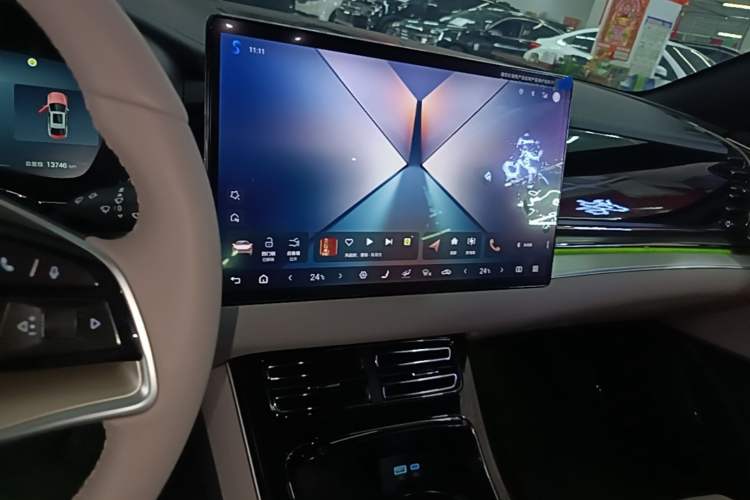 Used BYD Han 2025 DM-i 125KM Prestige Model Audio And AC Panel