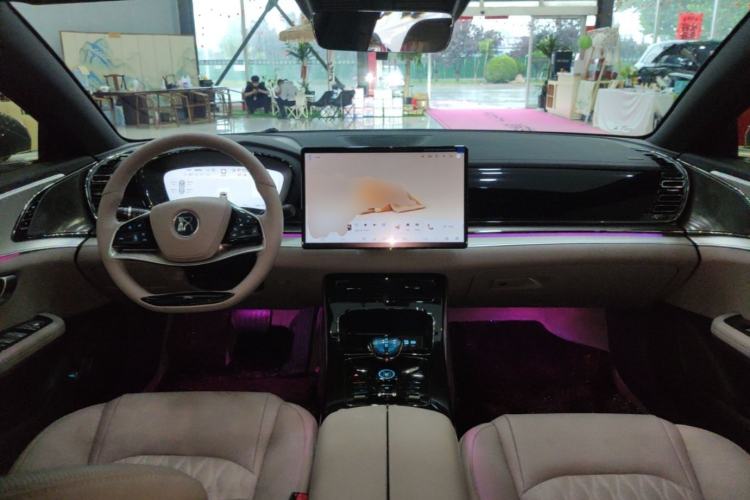 Used BYD Han 2025 DM-i 125KM Prestige Model Center Console