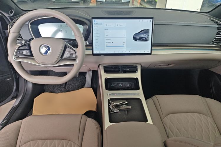 Used BYD Han 2025 Model DM-i Intelligent Driving Edition 245KM Prestige Center Console
