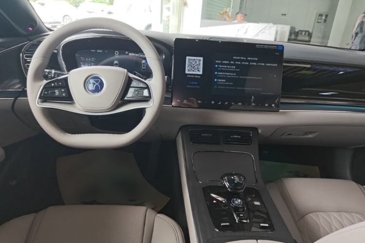Used BYD Han 2025 DM-i Intelligent Driving Edition 125KM LiDAR Flagship Model Center Console
