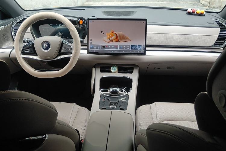 Used BYD Han 2025 DM-i 125KM Prestige Model Center Console