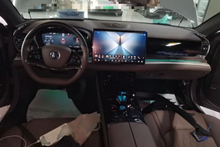 Used BYD Han 2025 DM-i 125KM LiDAR-Powered Intelligent Driving Model Center Console