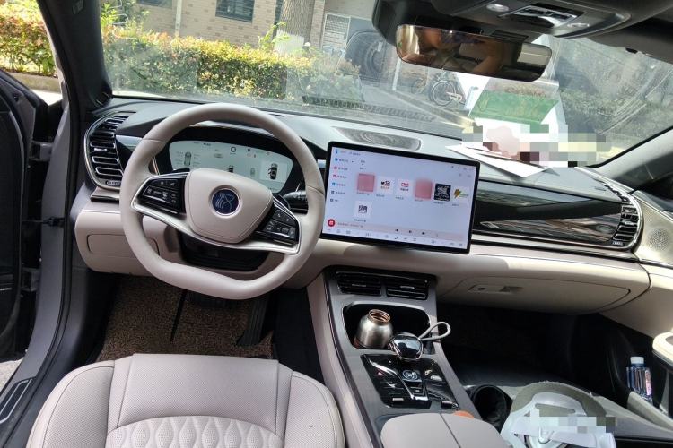 Used BYD Han 2025 EV with 701 km of Laser Radar-Enabled Intelligent Driving Center Console