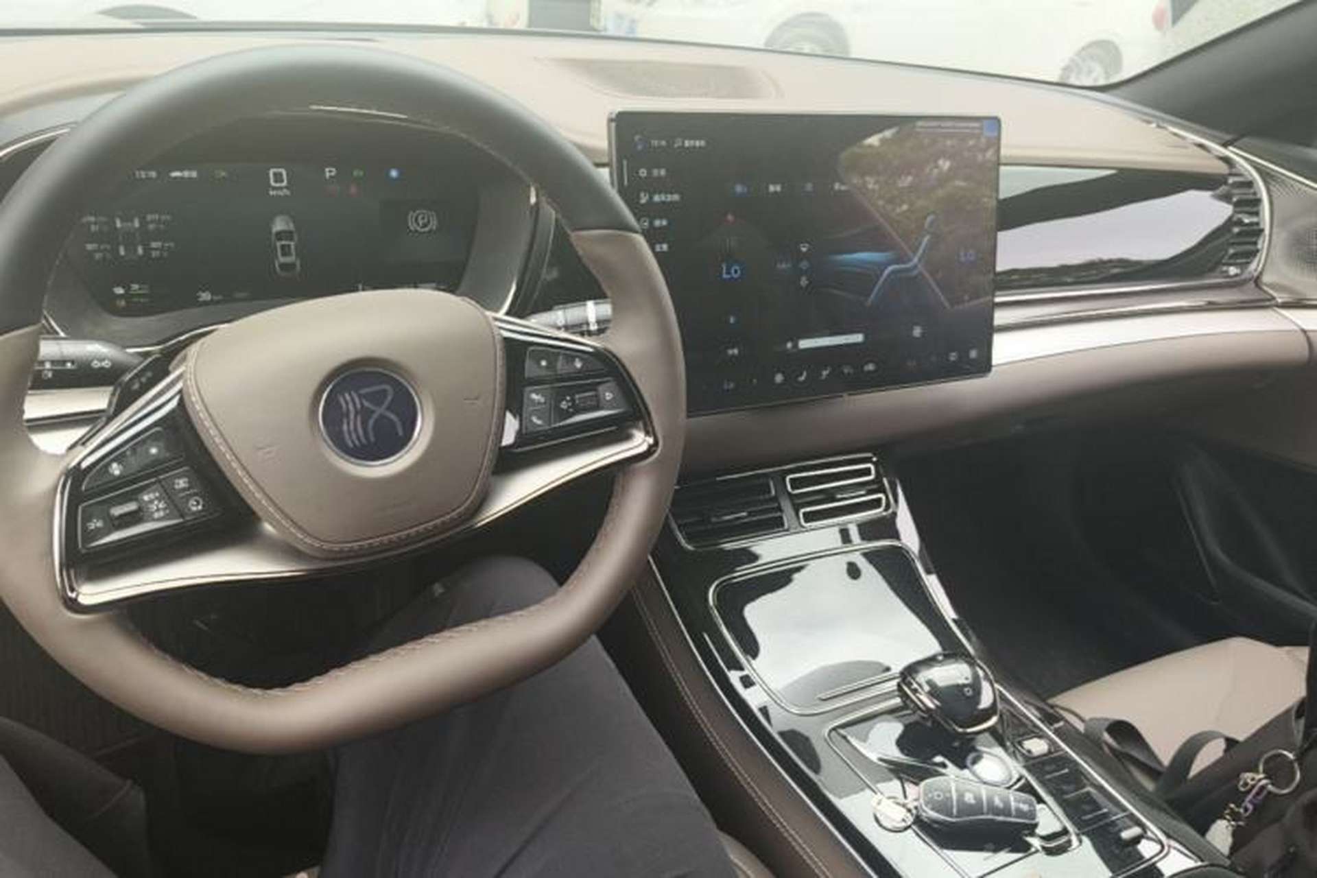 Used BYD Han 2025 DM-i Intelligent Driving Edition 125KM LiDAR Flagship Model Center Console