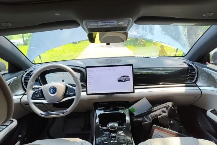 Used BYD Han 2025 DM-i 125KM Elite Model Center Console