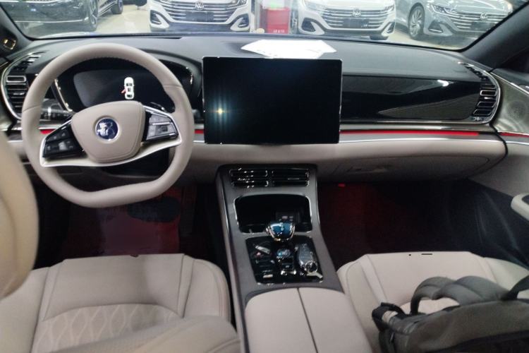 Used BYD Han 2025 DM-i 125KM LiDAR-Powered Intelligent Driving Model Center Console