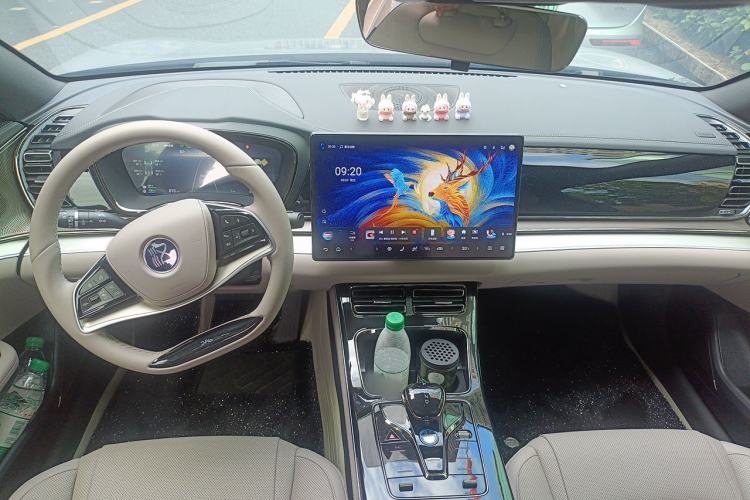 Used BYD Han 2025 DM-i 125KM Elite Model Center Console