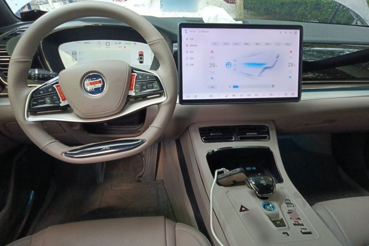 Used BYD Han 2025 EV 605KM Prestige Model Center Console