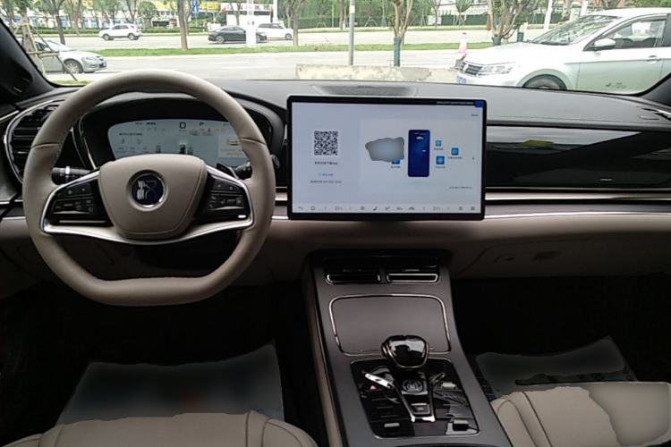 Used BYD Han 2025 DM-i Intelligent Driving Edition 125KM LiDAR Flagship Model Center Console