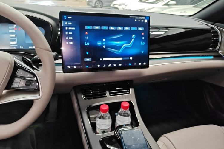 Used BYD Han 2025 DM-i Intelligent Driving Edition 125KM LiDAR Flagship Model Center Console