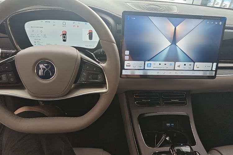 Used BYD Han 2025 DM-i 125KM LiDAR-Powered Intelligent Driving Model Center Console