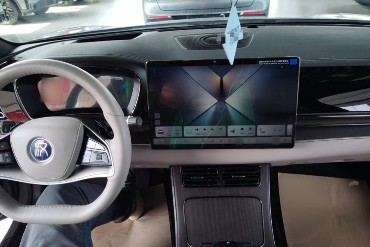 Used BYD Han 2025 DM-i Intelligent Driving Edition 125KM LiDAR Flagship Model Center Console