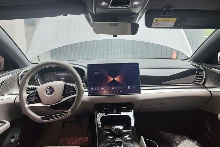Used BYD Han 2025 DM-i 125KM Elite Model Center Console