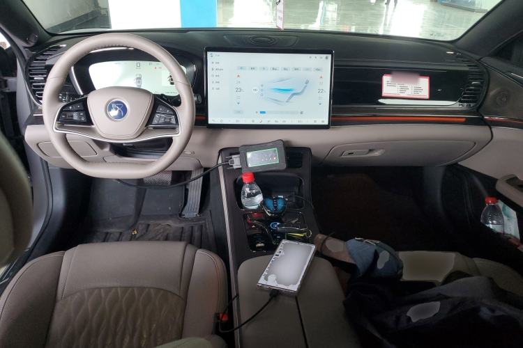 Used BYD Han 2025 DM-i 125KM LiDAR-Powered Intelligent Driving Model Center Console
