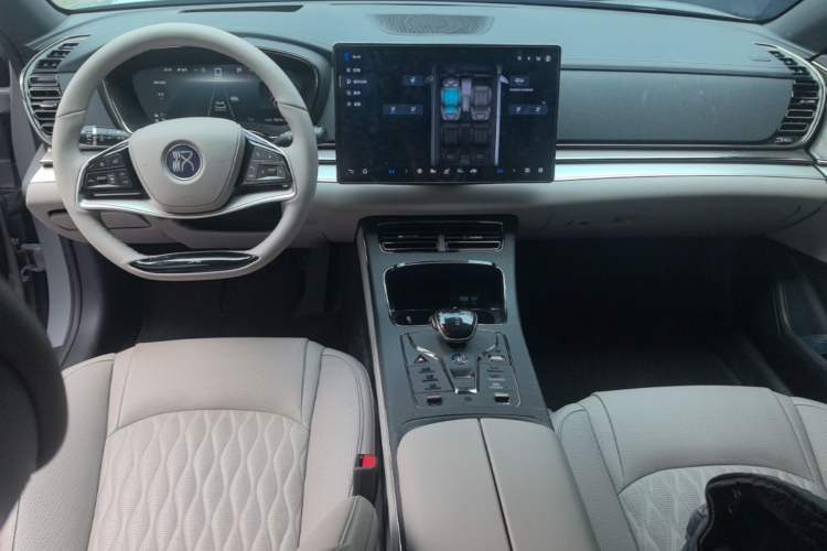Used BYD Han 2025 DM-i 125KM Prestige Model Center Console
