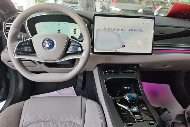 Used BYD Han 2025 DM-i Intelligent Driving Edition 125KM LiDAR Flagship Model Center Console