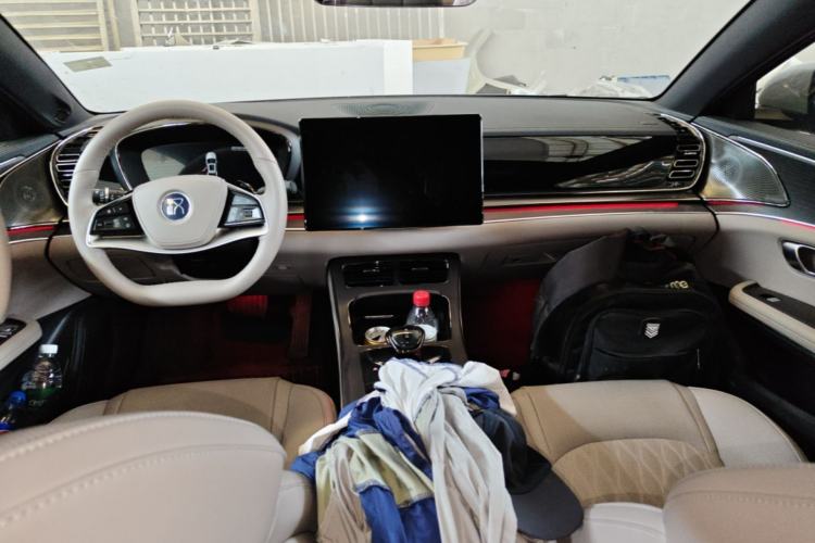 Used BYD Han 2025 DM-i Intelligent Driving Edition 125KM LiDAR Flagship Model Center Console