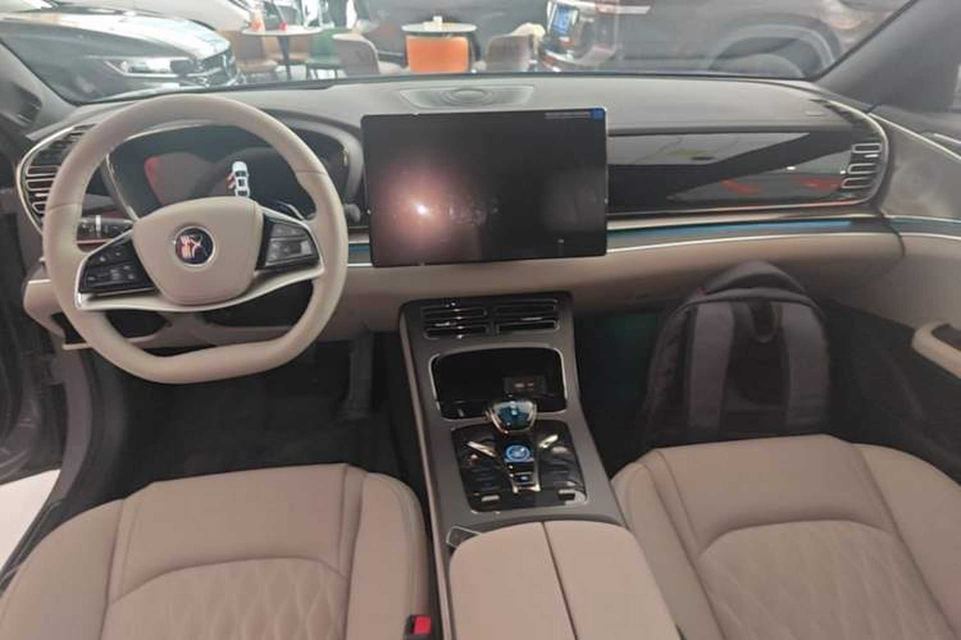 Used BYD Han 2025 DM-i Intelligent Driving Edition 125KM LiDAR Flagship Model Center Console