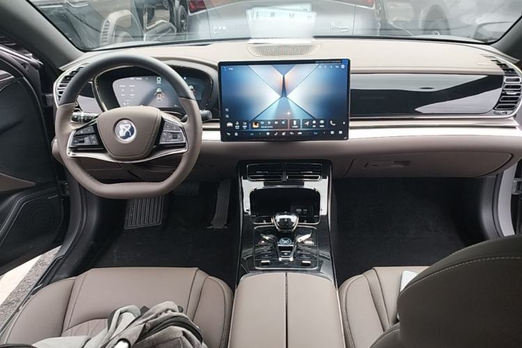 Used BYD Han 2025 DM-i 125KM LiDAR-Powered Intelligent Driving Model Center Console