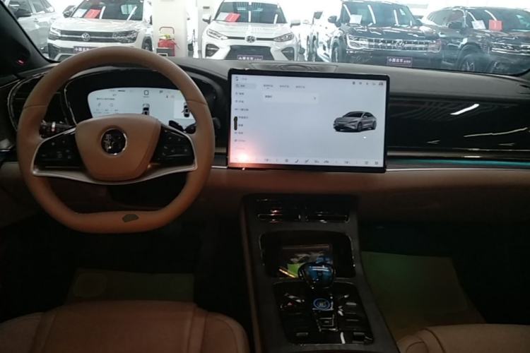 Used BYD Han 2025 DM-i Intelligent Driving Edition 125KM LiDAR Flagship Model Center Console