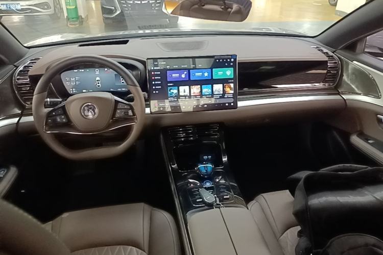 Used BYD Han 2025 DM-i Intelligent Driving Edition 125KM Prestige Model Center Console