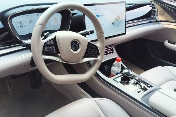 Used BYD Han 2025 DM-i Intelligent Driving Edition 125KM LiDAR Flagship Model Center Console