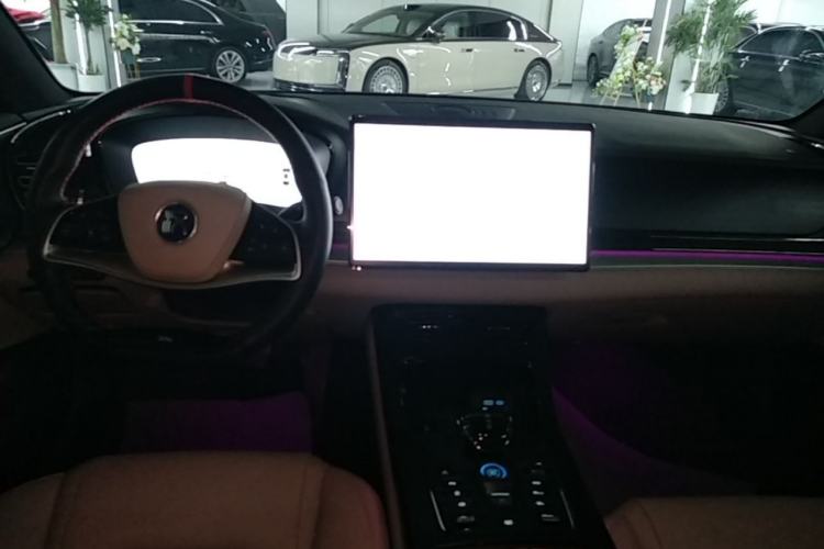 Used BYD Han 2025 DM-i 125KM Prestige Model Center Console