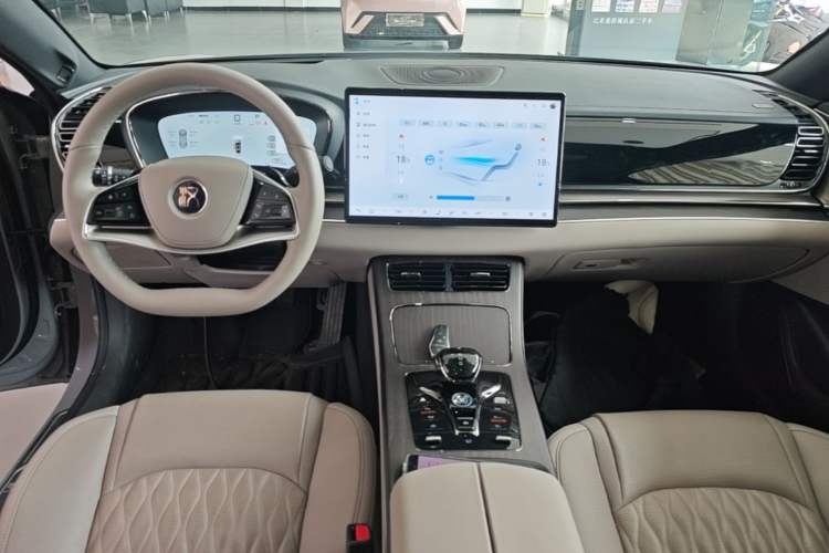 Used BYD Han 2025 DM-i Intelligent Driving Edition 125KM LiDAR Flagship Model Center Console