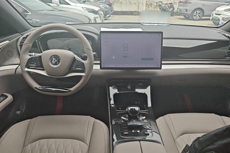 Used BYD Han 2025 EV Intelligent Driving Version 506KM Prestige Model Center Console