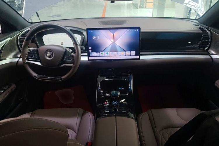 Used BYD Han 2025 DM-i 125KM Prestige Model Center Console