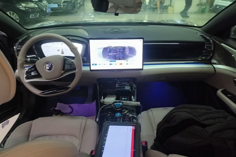 Used BYD Han 2025 EV 506KM Prestige Edition Center Console