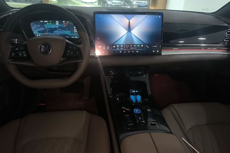 Used BYD Han 2025 DM-i 125KM LiDAR-Powered Intelligent Driving Model Center Console