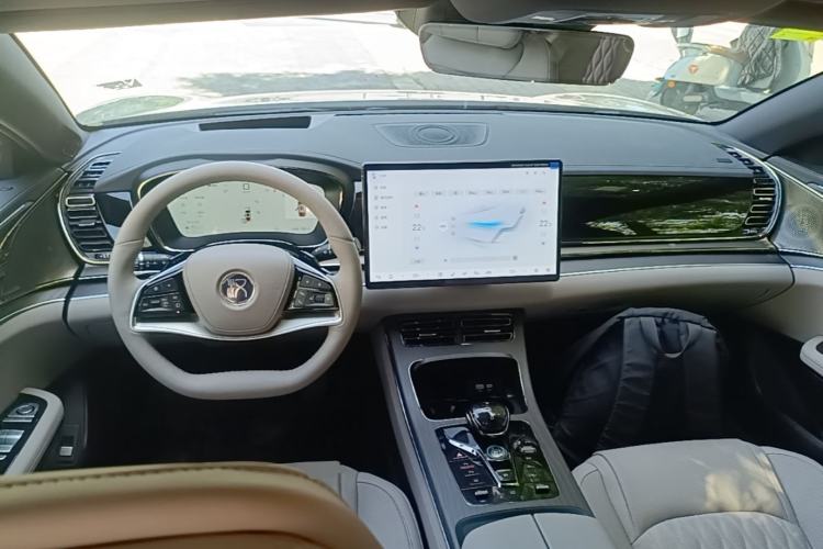 Used BYD Han 2025 DM-i Intelligent Driving Edition 125KM LiDAR Flagship Model Center Console