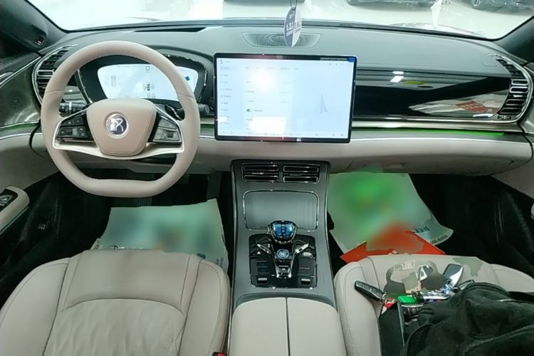 Used BYD Han 2025 DM-i Intelligent Driving Edition 125KM LiDAR Flagship Model Center Console